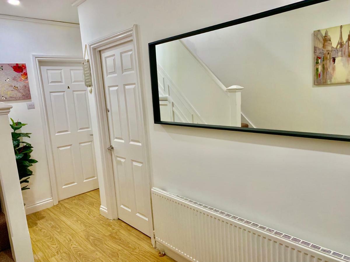 London 2 Bedroom Apartment, Kitchen, Reception And Private Garden Exterior photo