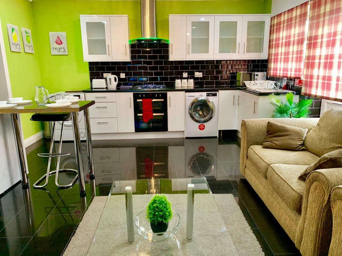 London 2 Bedroom Apartment, Kitchen, Reception And Private Garden Exterior photo
