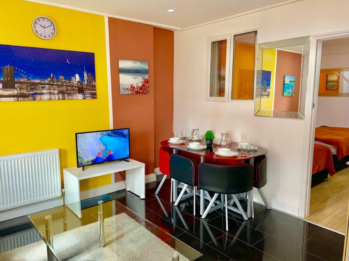 London 2 Bedroom Apartment, Kitchen, Reception And Private Garden Exterior photo